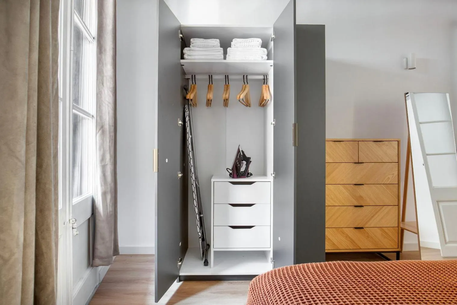 Blueground Sarria Nr Old Town Bcn-103 Appartement Barcelona